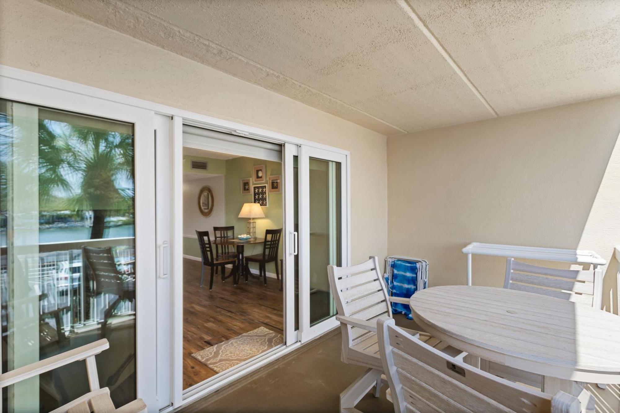 Fifty Gulfside Condominiums Clearwater Beach Exterior photo